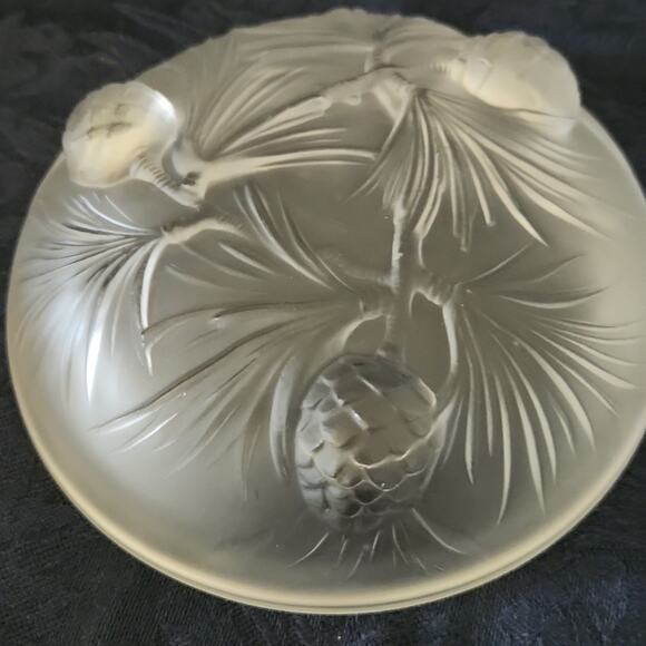 🍁🍂🌰Vintage Frosted Pinecone Molded Glass Bowl Winter Fall Decor Verlys? - Picture 3 of 6